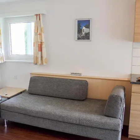 Amici-4 By Interhome *